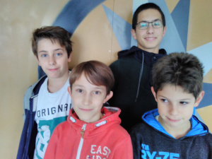 Dato il grande numero di adesioni, per la stagione 2016/17 della First Lego League SmileBots!  si è diviso in due team, in modo da poter dare spazio al lavoro di ognuno.

SmileBots West, con il coach Corrado , era composto da Pietro,  Alan, Federico, Matteo.
SmileBots East, con il coach Luca , era composto da Ruggero, Damiano, Giacomo, Tommaso e Davide.

Le eliminatorie ticinesi della First Lego League si terranno a Locarno il 14 gennaio 2017.